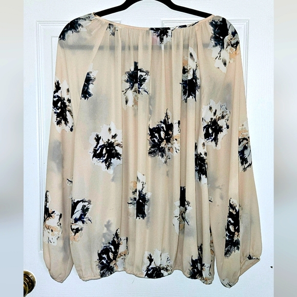 Vince Camuto blouse, size L, perfect condition! - Picture 3 of 3